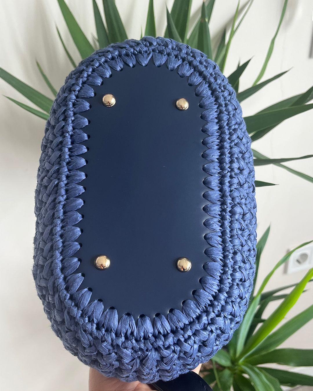 Blue Raffia Kiss Lock Clutch - Handmade Wooden Buckle - THERAFFIAYSL