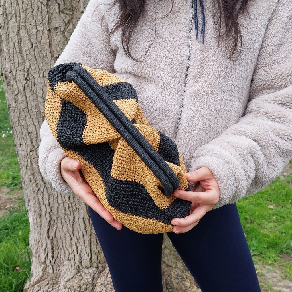 Striped Straw Raffia Clutch - Summer Woven Pouch - THERAFFIAYSL